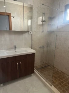 [es_property_field name="es_type"] in [es_property_field name="city"] - [es_property_field name="price"]