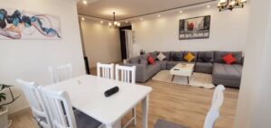 [es_property_field name="es_type"] in [es_property_field name="city"] - [es_property_field name="price"]
