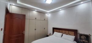 [es_property_field name="es_type"] in [es_property_field name="city"] - [es_property_field name="price"]