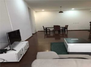 [es_property_field name="es_type"] in [es_property_field name="city"] - [es_property_field name="price"]