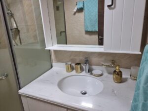 [es_property_field name="es_type"] in [es_property_field name="city"] - [es_property_field name="price"]