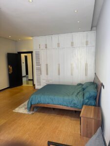 [es_property_field name="es_type"] in [es_property_field name="city"] - [es_property_field name="price"]