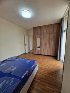 [es_property_field name="es_type"] in [es_property_field name="city"] - [es_property_field name="price"]