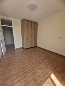 [es_property_field name="es_type"] in [es_property_field name="city"] - [es_property_field name="price"]