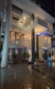 [es_property_field name="es_type"] in [es_property_field name="city"] - [es_property_field name="price"]