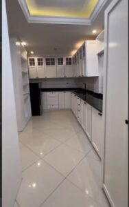 [es_property_field name="es_type"] in [es_property_field name="city"] - [es_property_field name="price"]