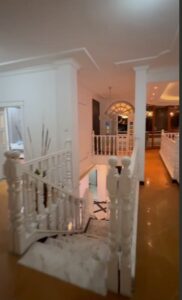 [es_property_field name="es_type"] in [es_property_field name="city"] - [es_property_field name="price"]