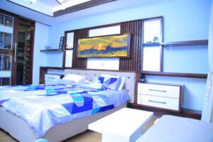 [es_property_field name="es_type"] in [es_property_field name="city"] - [es_property_field name="price"]