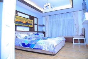 [es_property_field name="es_type"] in [es_property_field name="city"] - [es_property_field name="price"]