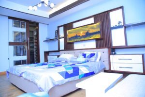 [es_property_field name="es_type"] in [es_property_field name="city"] - [es_property_field name="price"]