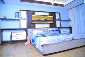 [es_property_field name="es_type"] in [es_property_field name="city"] - [es_property_field name="price"]