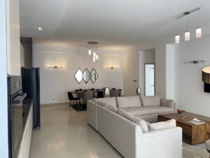 [es_property_field name="es_type"] in [es_property_field name="city"] - [es_property_field name="price"]