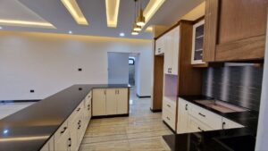 [es_property_field name="es_type"] in [es_property_field name="city"] - [es_property_field name="price"]