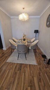 [es_property_field name="es_type"] in [es_property_field name="city"] - [es_property_field name="price"]