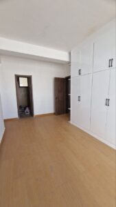 [es_property_field name="es_type"] in [es_property_field name="city"] - [es_property_field name="price"]