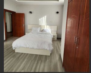[es_property_field name="es_type"] in [es_property_field name="city"] - [es_property_field name="price"]