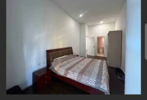 [es_property_field name="es_type"] in [es_property_field name="city"] - [es_property_field name="price"]