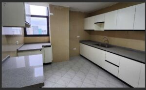 [es_property_field name="es_type"] in [es_property_field name="city"] - [es_property_field name="price"]
