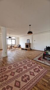 [es_property_field name="es_type"] in [es_property_field name="city"] - [es_property_field name="price"]