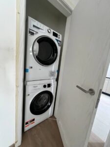 [es_property_field name="es_type"] in [es_property_field name="city"] - [es_property_field name="price"]