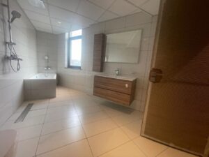 [es_property_field name="es_type"] in [es_property_field name="city"] - [es_property_field name="price"]