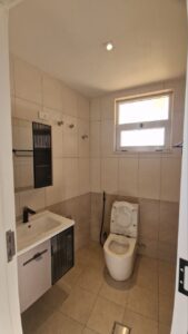 [es_property_field name="es_type"] in [es_property_field name="city"] - [es_property_field name="price"]