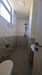 [es_property_field name="es_type"] in [es_property_field name="city"] - [es_property_field name="price"]