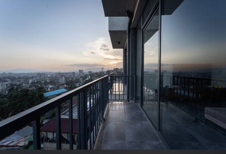 [es_property_field name="es_type"] in [es_property_field name="city"] - [es_property_field name="price"]