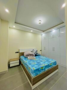 [es_property_field name="es_type"] in [es_property_field name="city"] - [es_property_field name="price"]