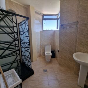[es_property_field name="es_type"] in [es_property_field name="city"] - [es_property_field name="price"]