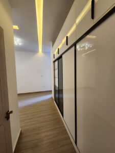 [es_property_field name="es_type"] in [es_property_field name="city"] - [es_property_field name="price"]