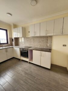 [es_property_field name="es_type"] in [es_property_field name="city"] - [es_property_field name="price"]