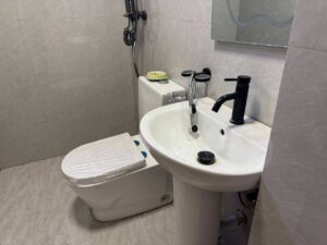 [es_property_field name="es_type"] in [es_property_field name="city"] - [es_property_field name="price"]