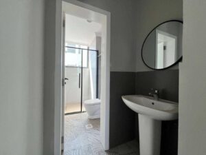 [es_property_field name="es_type"] in [es_property_field name="city"] - [es_property_field name="price"]
