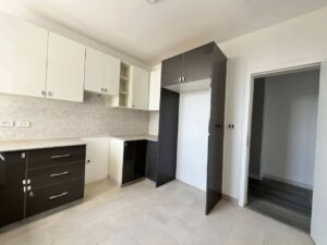 [es_property_field name="es_type"] in [es_property_field name="city"] - [es_property_field name="price"]