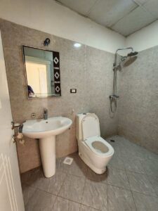 [es_property_field name="es_type"] in [es_property_field name="city"] - [es_property_field name="price"]