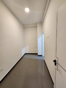 [es_property_field name="es_type"] in [es_property_field name="city"] - [es_property_field name="price"]
