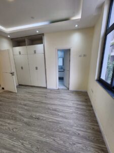 [es_property_field name="es_type"] in [es_property_field name="city"] - [es_property_field name="price"]