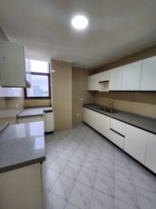 [es_property_field name="es_type"] in [es_property_field name="city"] - [es_property_field name="price"]