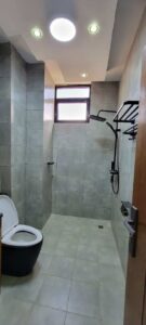 [es_property_field name="es_type"] in [es_property_field name="city"] - [es_property_field name="price"]
