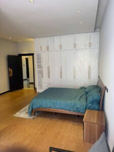 [es_property_field name="es_type"] in [es_property_field name="city"] - [es_property_field name="price"]