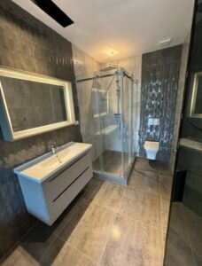 [es_property_field name="es_type"] in [es_property_field name="city"] - [es_property_field name="price"]