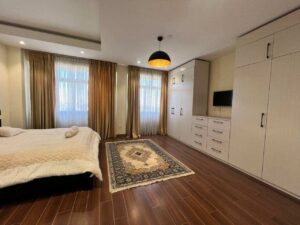 [es_property_field name="es_type"] in [es_property_field name="city"] - [es_property_field name="price"]